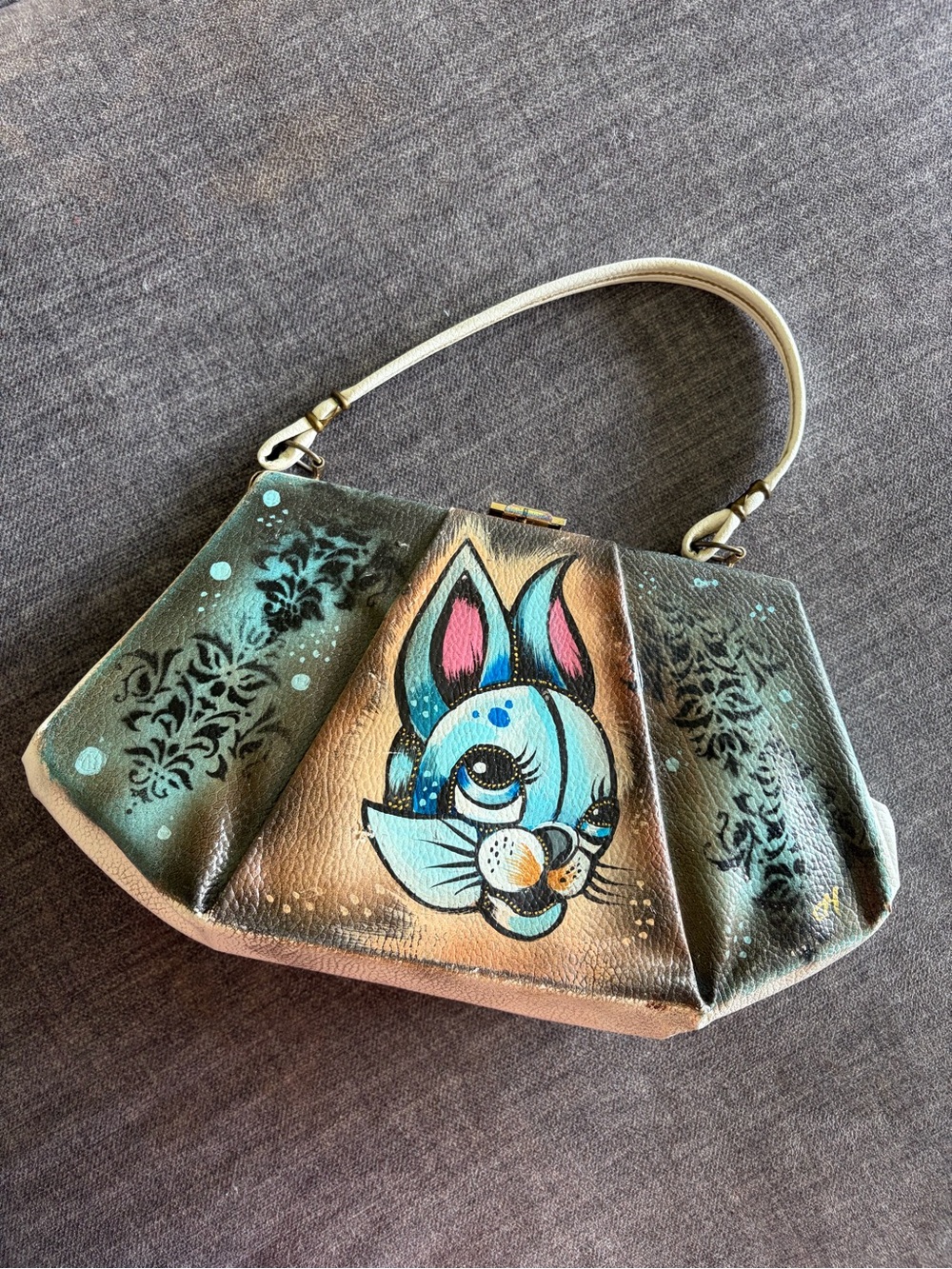 Y2K Hand-Painted Blue Bunny Art Vintage White Leather Shoulder Bag